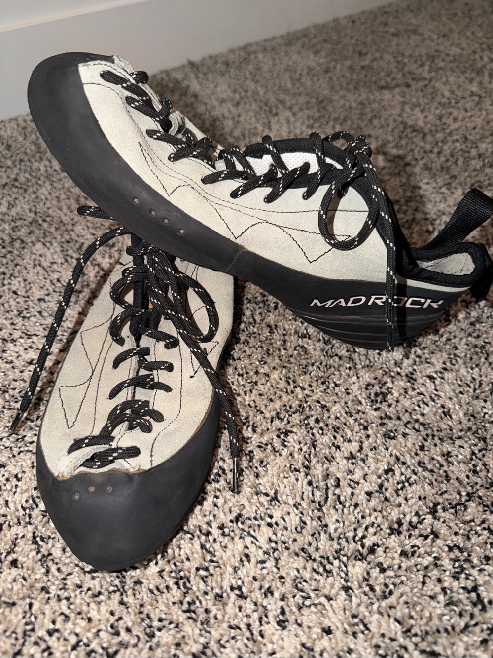 Mad Rock Climbing Shoes  Gray Mens Size 9.5 Science Friction
